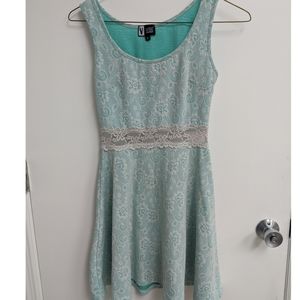 ❤️3/$25 🌼 VIBE EUC teal & lace skater style dress